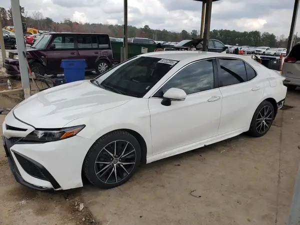 4T1T11AK9MU550386 2021 TOYOTA CAMRY - Image 1