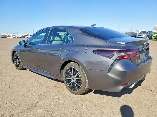 4T1T11AK9MU575983 2021 TOYOTA CAMRY - Image 2