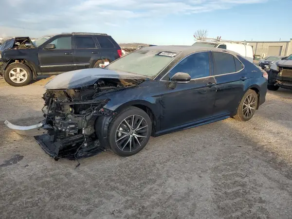 4T1T11AK9NU038936 2022 TOYOTA CAMRY - Image 1
