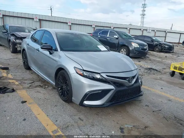 4T1T11AK9NU044753 2022 TOYOTA CAMRY - Image 1
