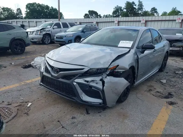 4T1T11AK9NU044753 2022 TOYOTA CAMRY - Image 2