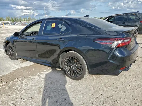 4T1T11AK9NU049984 2022 TOYOTA CAMRY - Image 2
