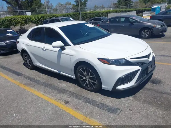 4T1T11AK9NU053677 2022 TOYOTA CAMRY - Image 1