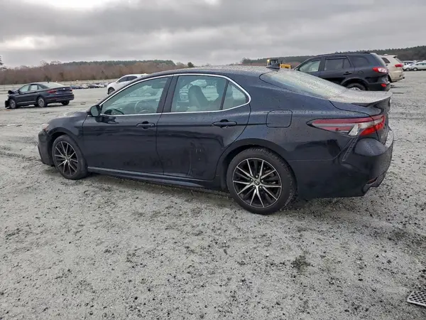 4T1T11AK9NU055980 2022 TOYOTA CAMRY - Image 2