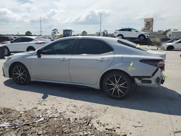 4T1T11AK9NU062959 2022 TOYOTA CAMRY - Image 2