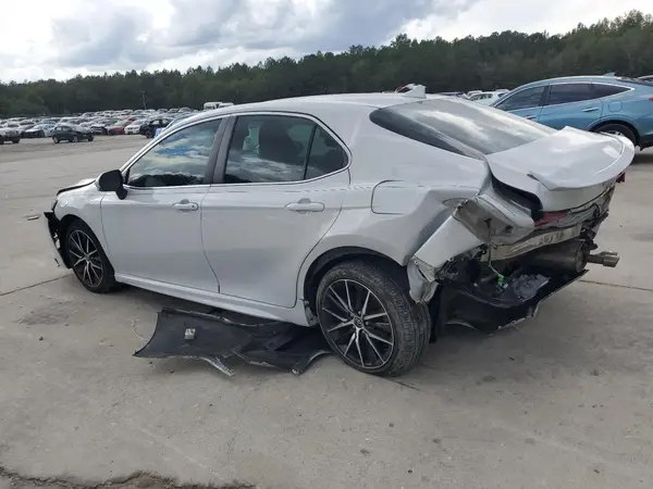 4T1T11AK9NU068079 2022 TOYOTA CAMRY - Image 2