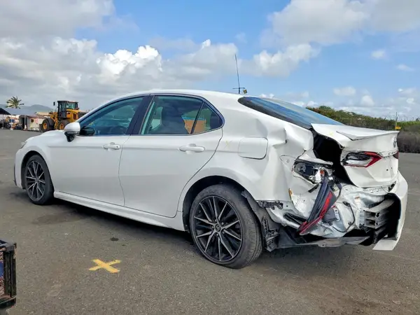 4T1T11AK9NU499893 2022 TOYOTA CAMRY - Image 2