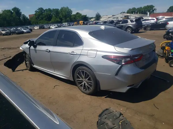 4T1T11AK9NU618686 2022 TOYOTA CAMRY - Image 2