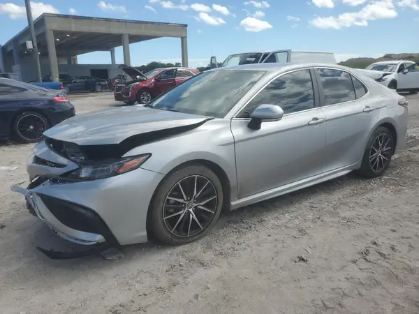 4T1T11AK9NU638100 2022 TOYOTA CAMRY - Image 1