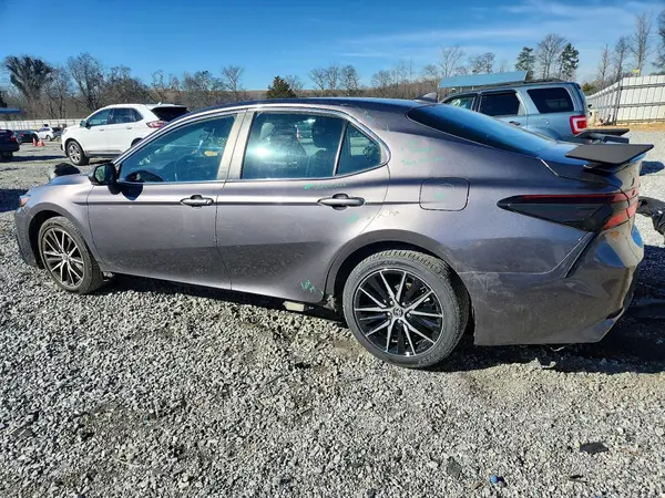 4T1T11AK9NU643037 2022 TOYOTA CAMRY - Image 2