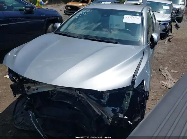 4T1T11AK9NU643409 2022 TOYOTA CAMRY - Image 2