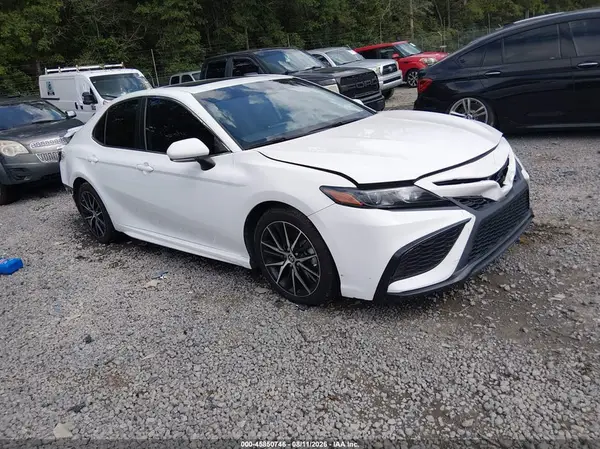 4T1T11AK9NU658606 2022 TOYOTA CAMRY - Image 1