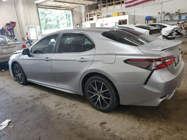 4T1T11AK9NU667872 2022 TOYOTA CAMRY - Image 2