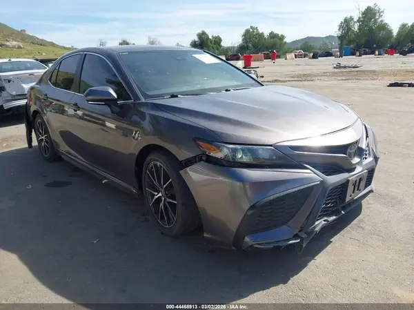4T1T11AK9NU692626 2022 TOYOTA CAMRY - Image 1