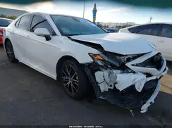 4T1T11AK9NU700952 2022 TOYOTA CAMRY