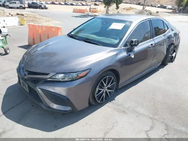4T1T11AK9NU708761 2022 TOYOTA CAMRY - Image 2