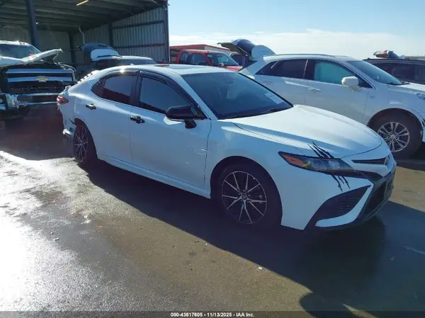 4T1T11AK9RU902096 2024 TOYOTA CAMRY - Image 1