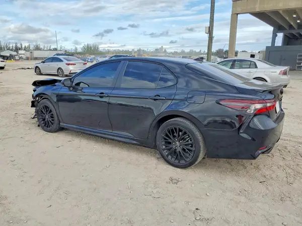 4T1T11AKXMU404501 2021 TOYOTA CAMRY - Image 2