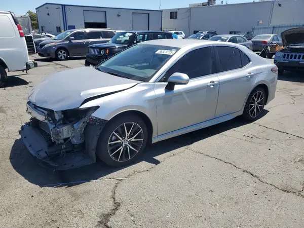 4T1T11AKXMU484835 2021 TOYOTA CAMRY - Image 1