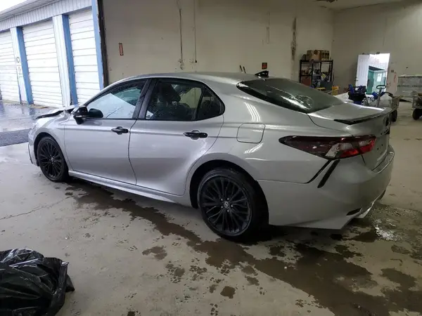 4T1T11AKXMU497486 2021 TOYOTA CAMRY - Image 2
