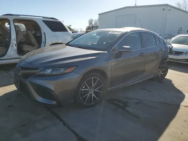 4T1T11AKXMU514920 2021 TOYOTA CAMRY - Image 1