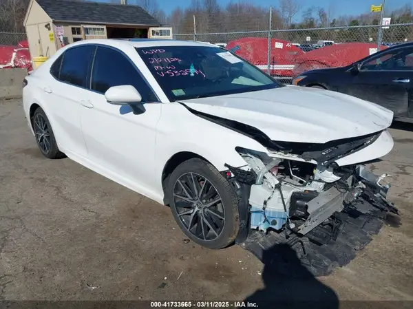 4T1T11AKXMU532544 2021 TOYOTA CAMRY - Image 1