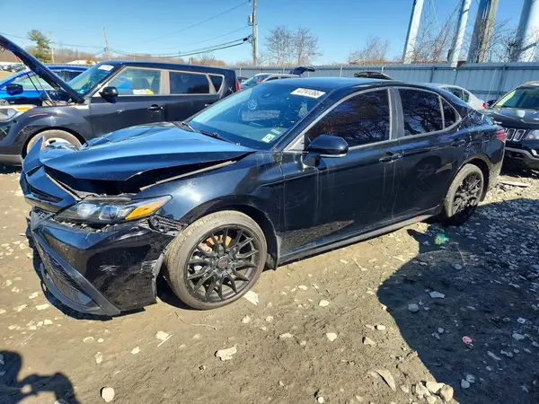 4T1T11AKXMU568038 2021 TOYOTA CAMRY - Image 1