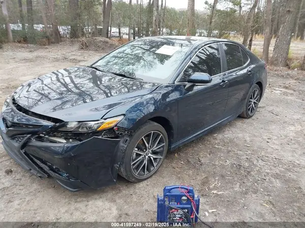 4T1T11AKXMU570355 2021 TOYOTA CAMRY - Image 2