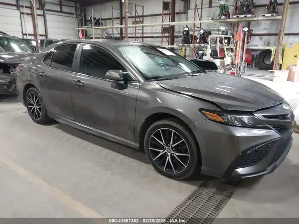4T1T11AKXMU578066 2021 TOYOTA CAMRY - Image 1