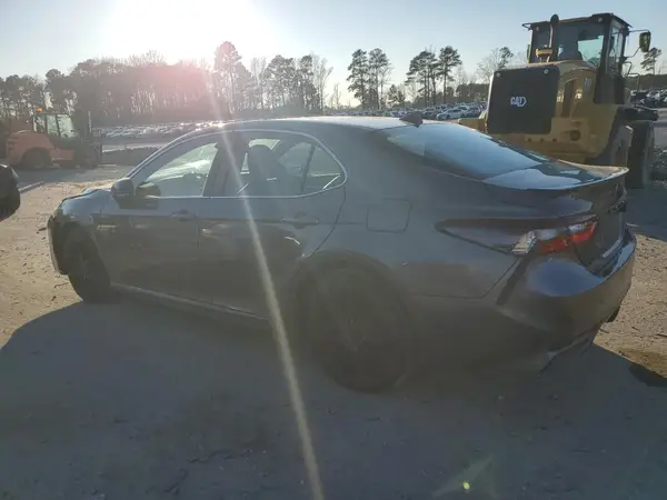 4T1T11AKXMU593926 2021 TOYOTA CAMRY - Image 2