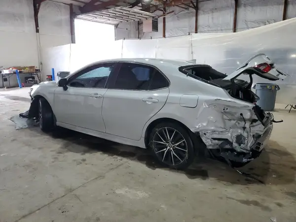4T1T11AKXNU002446 2022 TOYOTA CAMRY - Image 2