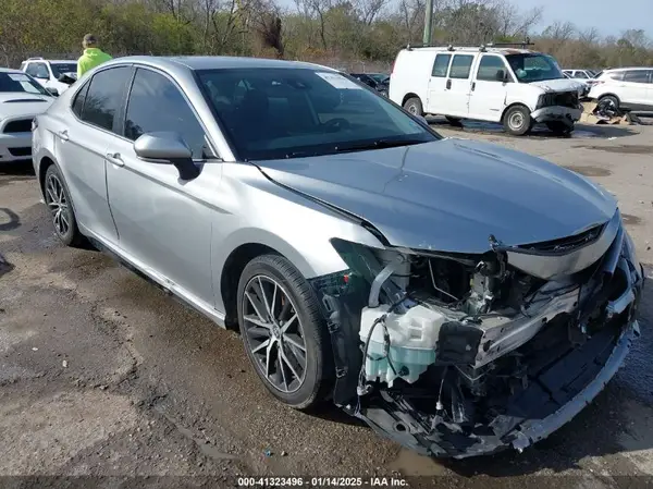 4T1T11AKXNU047967 2022 TOYOTA CAMRY - Image 1