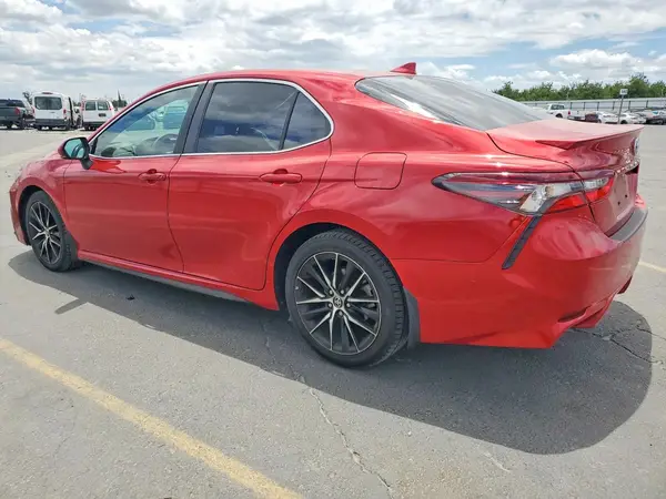 4T1T11AKXNU049959 2022 TOYOTA CAMRY - Image 2