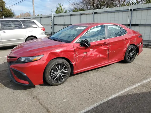 4T1T11AKXNU055325 2022 TOYOTA CAMRY - Image 1