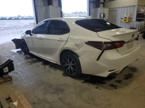 4T1T11AKXNU062596 2022 TOYOTA CAMRY - Image 2