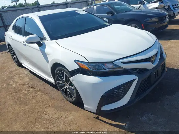 4T1T11AKXNU063893 2022 TOYOTA CAMRY - Image 1