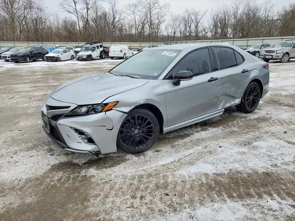 4T1T11AKXNU074070 2022 TOYOTA CAMRY - Image 1