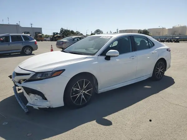 4T1T11AKXNU624951 2022 TOYOTA CAMRY - Image 1