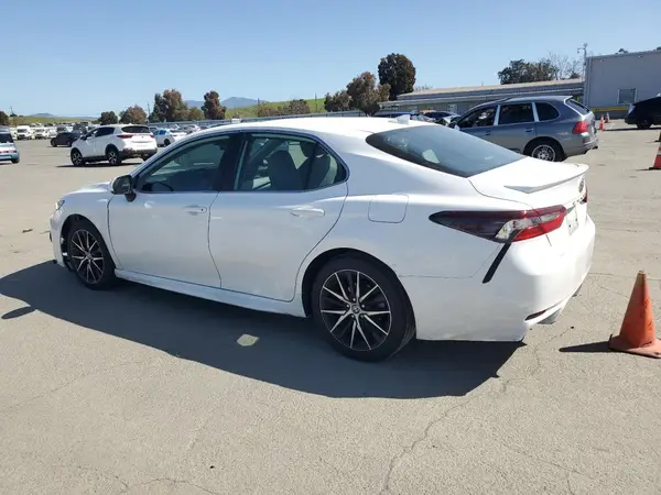 4T1T11AKXNU624951 2022 TOYOTA CAMRY - Image 2