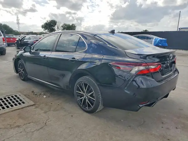 4T1T11AKXNU637067 2022 TOYOTA CAMRY - Image 2