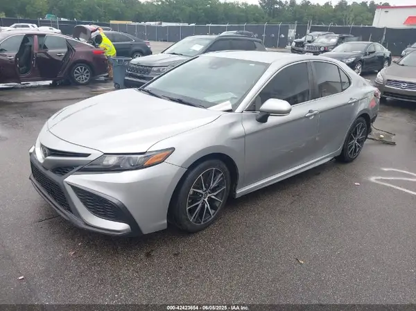4T1T11AKXNU647548 2022 TOYOTA CAMRY - Image 2