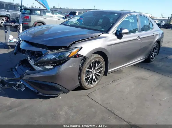 4T1T11AKXNU683921 2022 TOYOTA CAMRY - Image 2