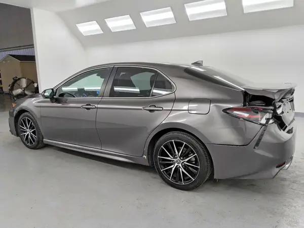 4T1T11AKXNU685247 2022 TOYOTA CAMRY - Image 2