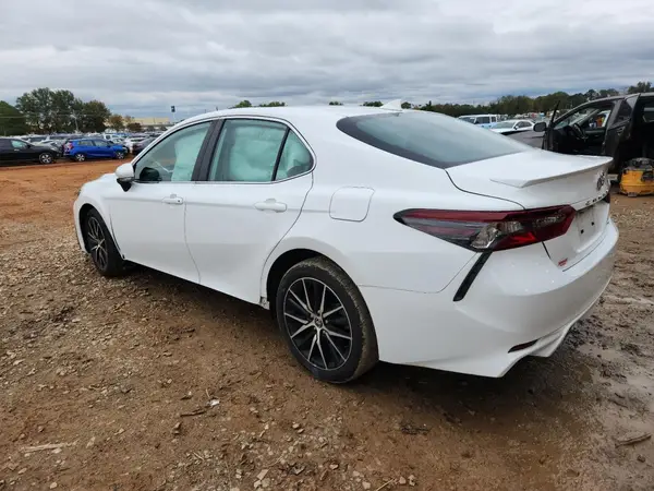 4T1T11AKXNU711913 2022 TOYOTA CAMRY - Image 2