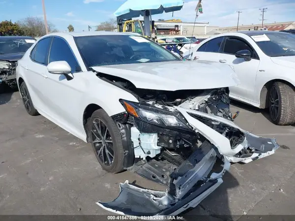 4T1T11AKXPU178433 2023 TOYOTA CAMRY - Image 1