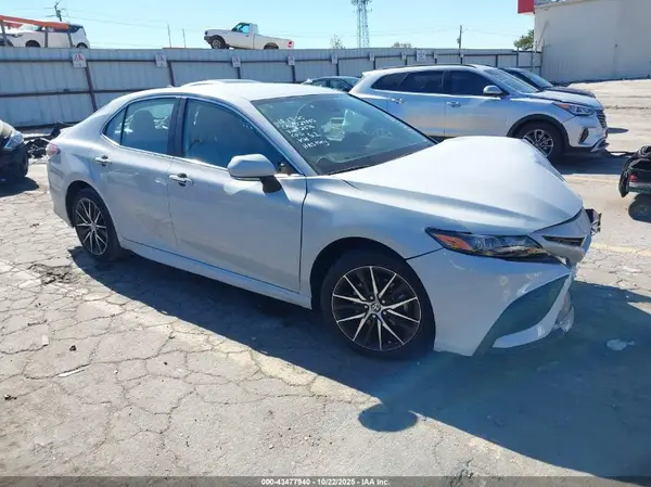 4T1T11AKXRU202376 2024 TOYOTA CAMRY - Image 1
