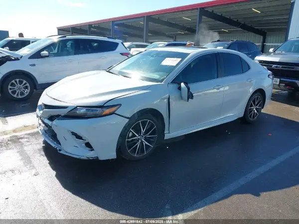 4T1T11AKXRU208212 2024 TOYOTA CAMRY - Image 2