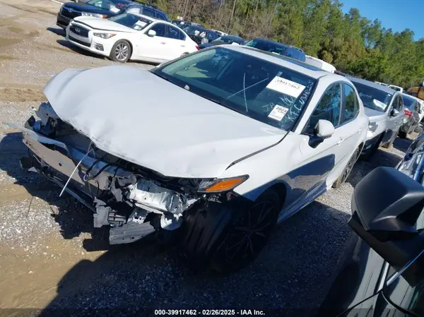 4T1T11AKXRU215306 2024 TOYOTA CAMRY - Image 2