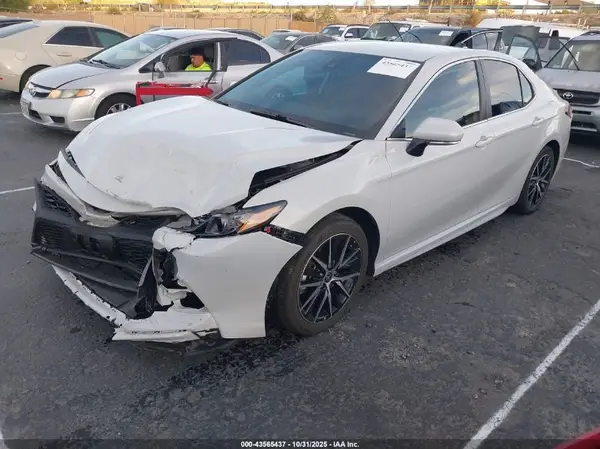 4T1T11AKXRU233093 2024 TOYOTA CAMRY - Image 2
