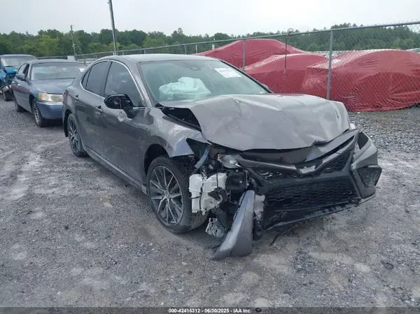 4T1T11AKXRU844306 2024 TOYOTA CAMRY - Image 1